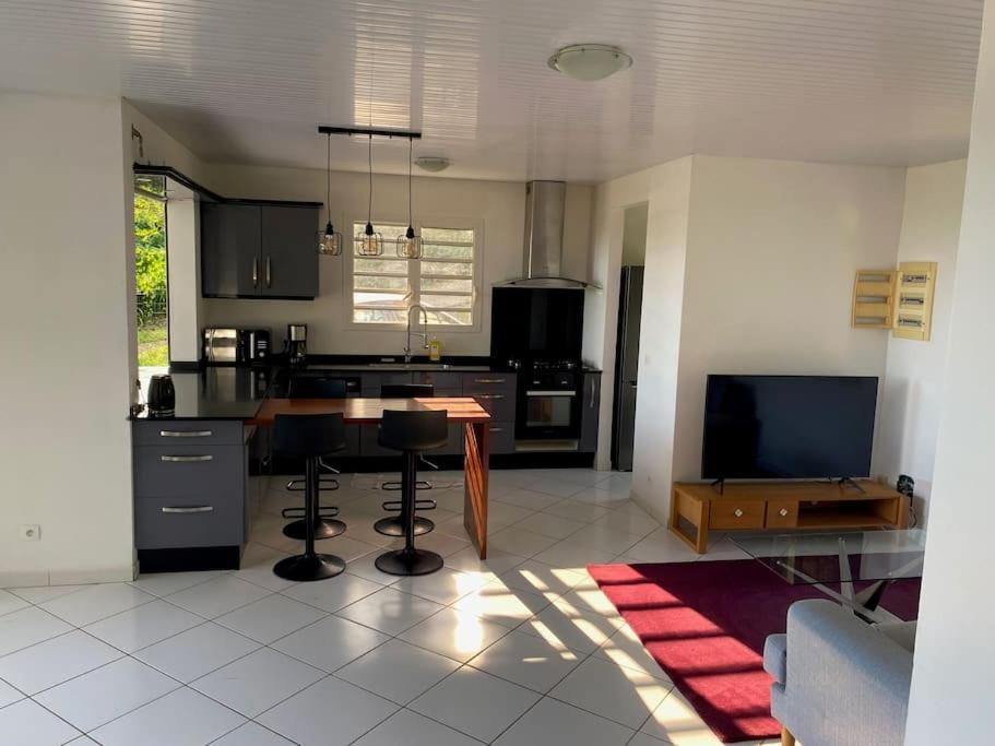 Les Terrasses De Maelle - Jolie Villa F4 Vue Mer Riviere-Salee Exterior foto